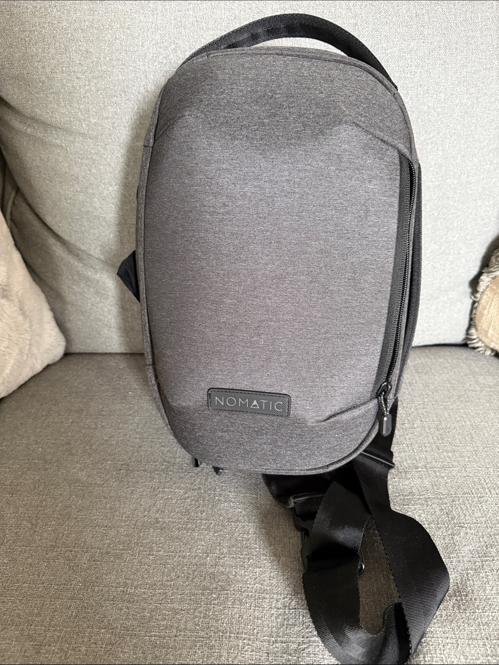 Gray Sling Bag for Men – Urban Crossbody Organizer Nomatic Navigator Lite 6L